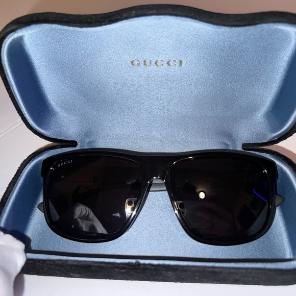GUCCI GG0010S 001
BLACK MEN'S SUNGLASSES - Picture 5 of 16